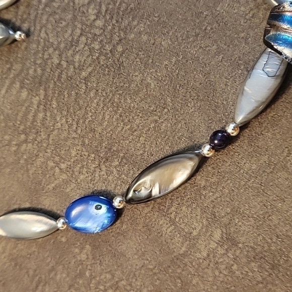 HANDMADE Gray Shell Amethyst Metal Beaded Handblown Glass Pendant Necklace - Picture 3 of 7